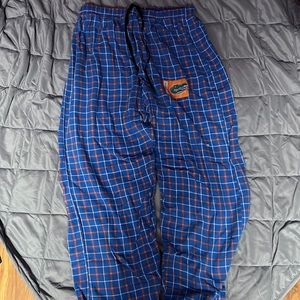 Gator pajama pants, size medium.